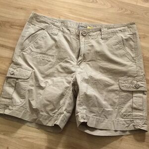 Ladies Cabela’s cargo shorts